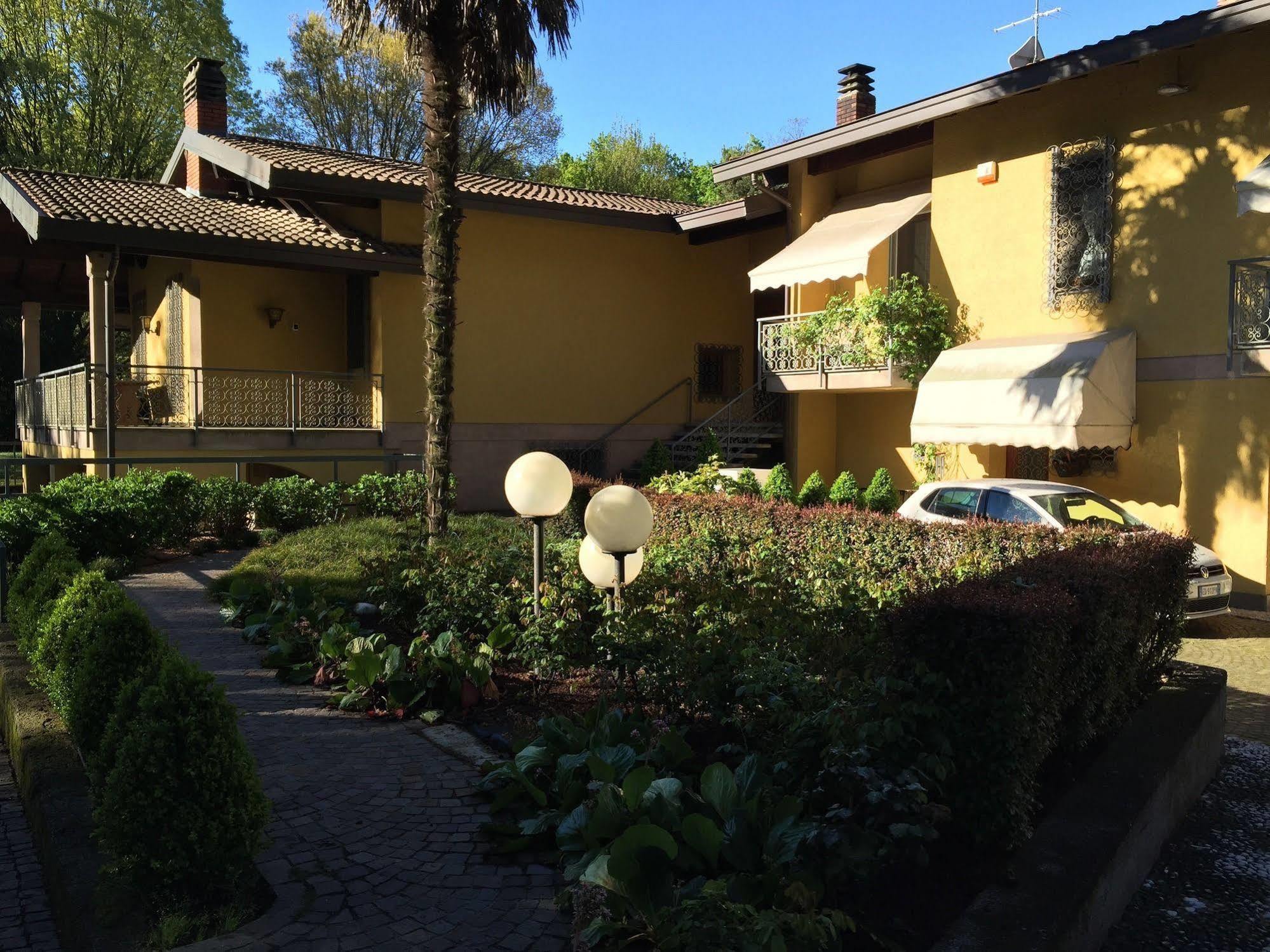 Bed&Garden Bed and Breakfast Cesate Buitenkant foto